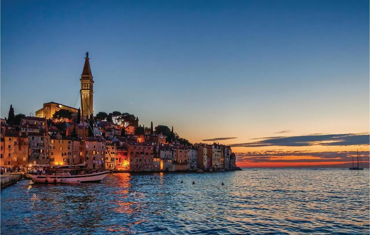 Awesome Apartment In Rovinj With 3 Bedrooms 0*,