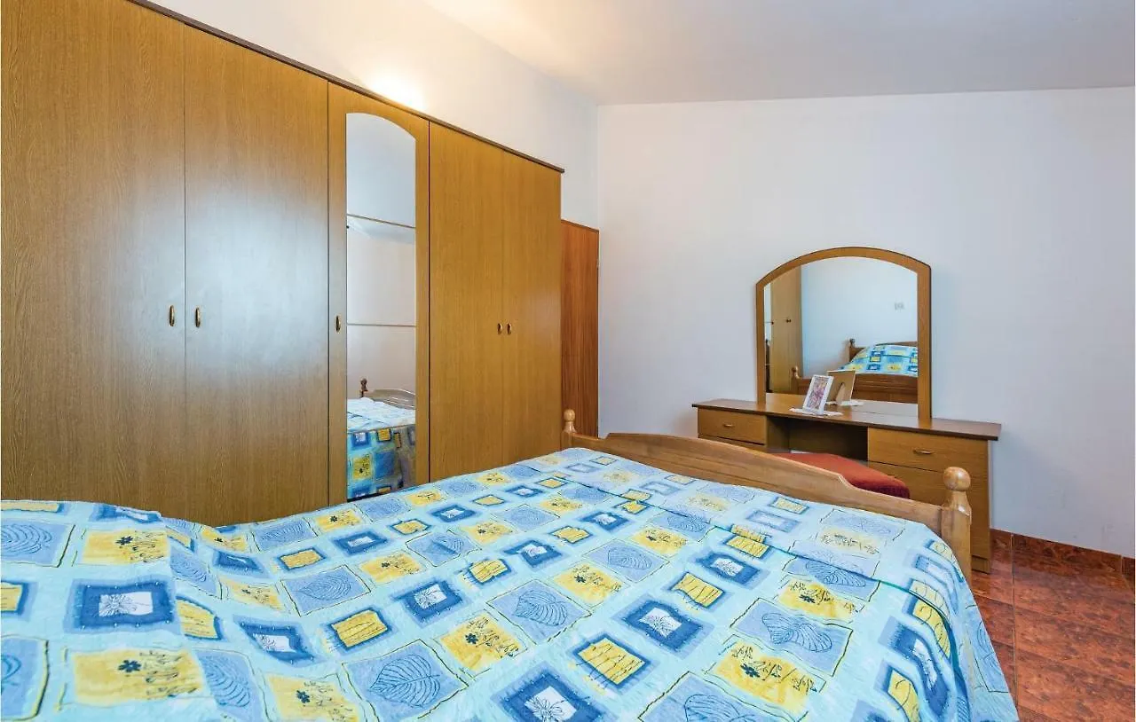Awesome Apartment In Rovinj With 3 Bedrooms